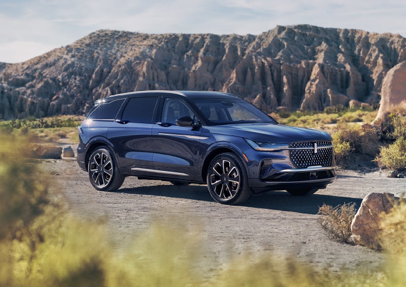 A 2024 Lincoln Nautilus® SUV is parked in a desert national park. | Cogswell Lincoln in Russellville AR